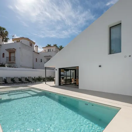 Beachside 8 Ensuite 2 Private Pools *