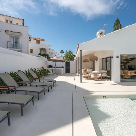 Beachside 8 Ensuite 2 Private Pools ماربيا