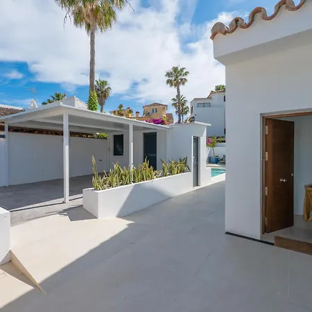 Beachside 8 Ensuite 2 Private Pools *