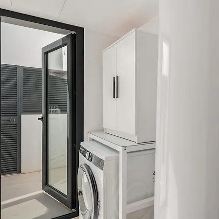 Beachside 8 Ensuite 2 Private Pools * ماربيا