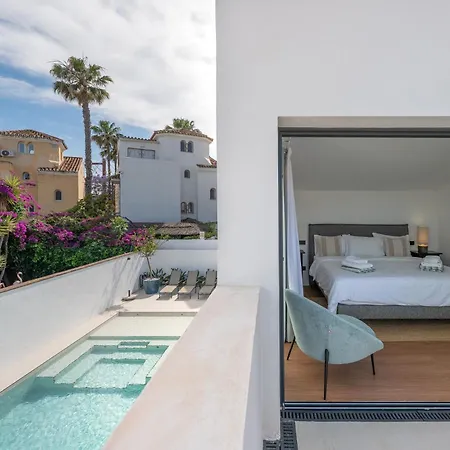 Beachside 8 Ensuite 2 Private Pools فيلة