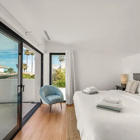 Beachside 8 Ensuite 2 Private Pools *
