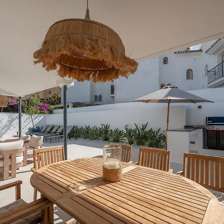 Beachside 8 Ensuite 2 Private Pools ماربيا