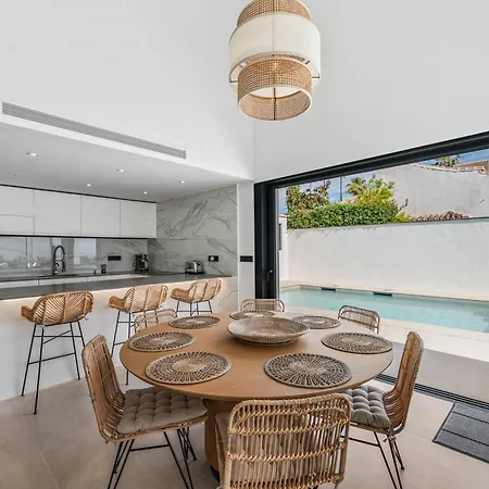 فيلة Beachside 8 Ensuite 2 Private Pools ماربيا