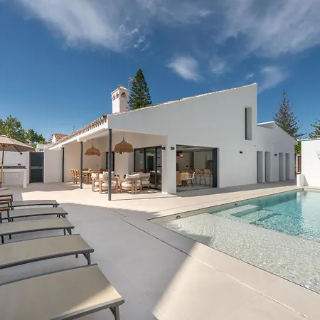Beachside 8 Ensuite 2 Private Pools * ماربيا