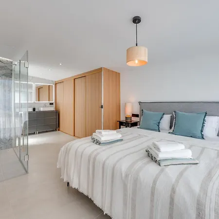 Beachside 8 Ensuite 2 Private Pools ماربيا