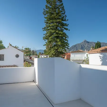Beachside 8 Ensuite 2 Private Pools * ماربيا