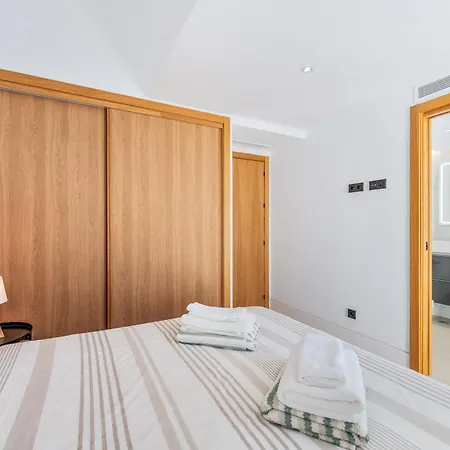 Beachside 8 Ensuite 2 Private Pools ماربيا