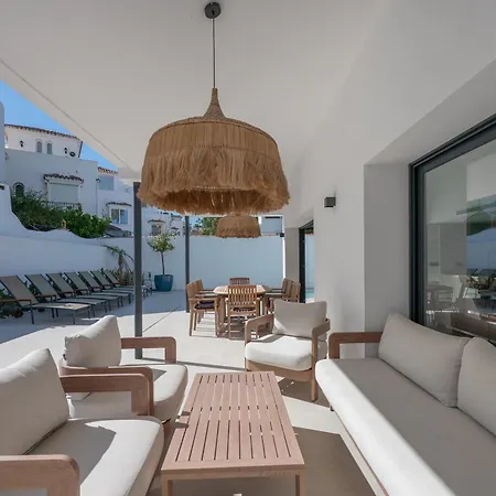 Beachside 8 Ensuite 2 Private Pools ماربيا
