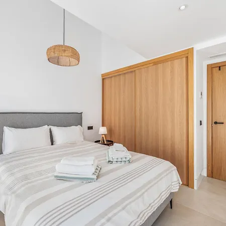 Beachside 8 Ensuite 2 Private Pools