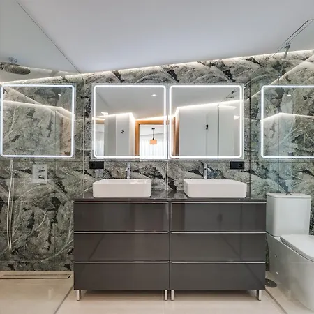 Beachside 8 Ensuite 2 Private Pools فيلة