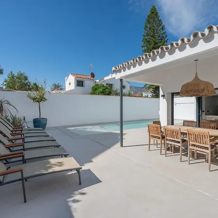 Beachside 8 Ensuite 2 Private Pools فيلة *